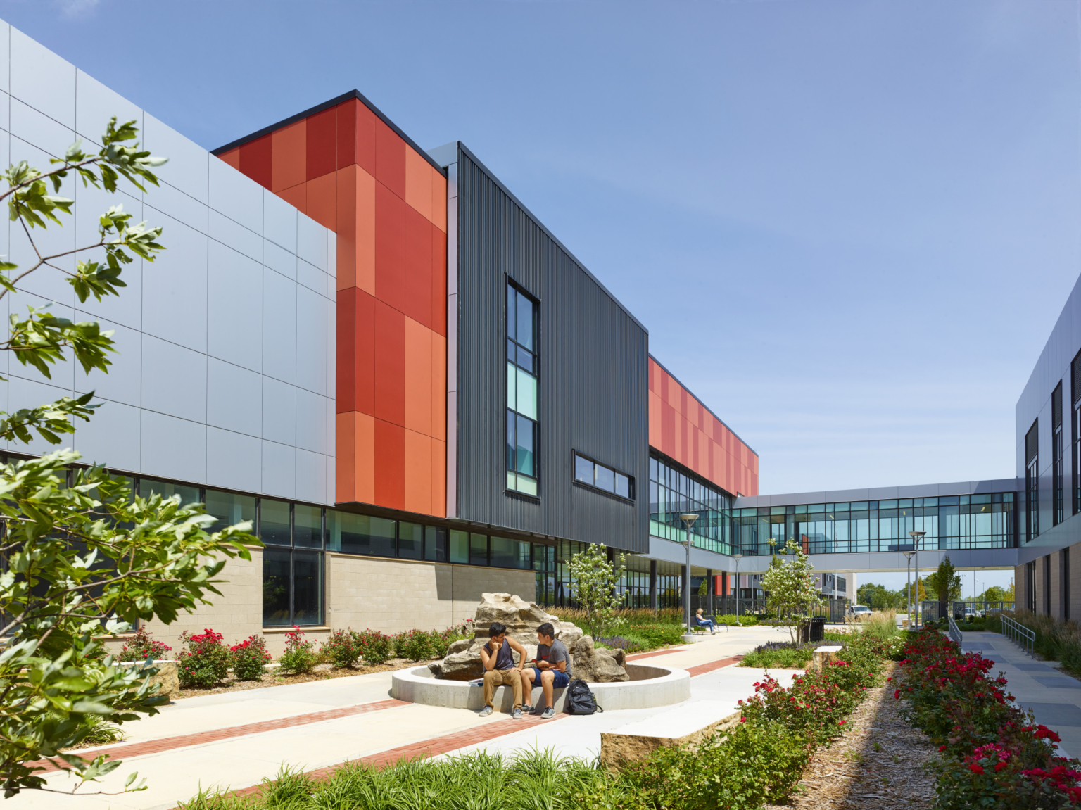 Outdoor courtyard area in middle of complex at Joplin High School.