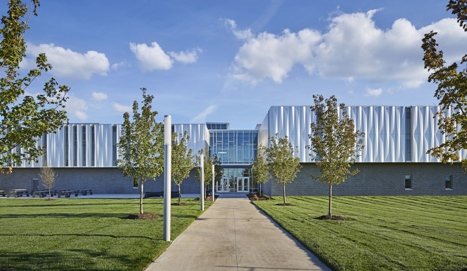 Exterior view of Lee's Summit R7 - Missouri Innovation Campus Exterior view of Lee's Summit R7 - Missouri Innovation Campus