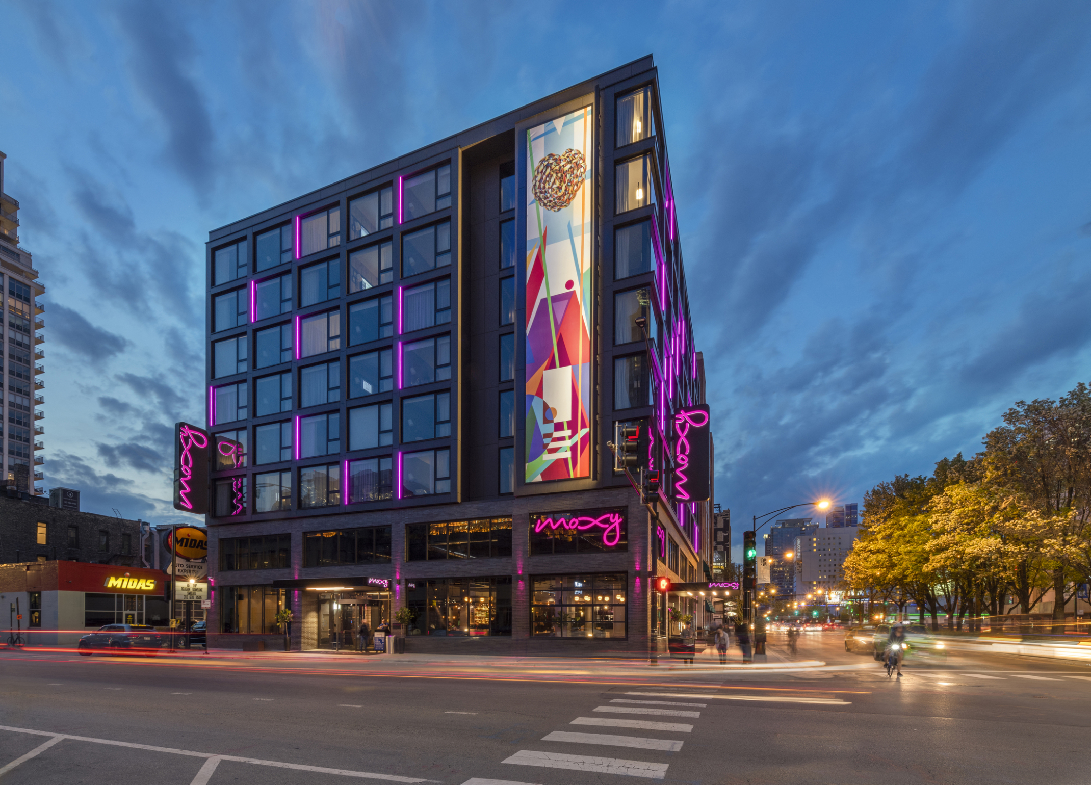 moxy chicago facade illuminated at night moxy chicago facade illuminated at night