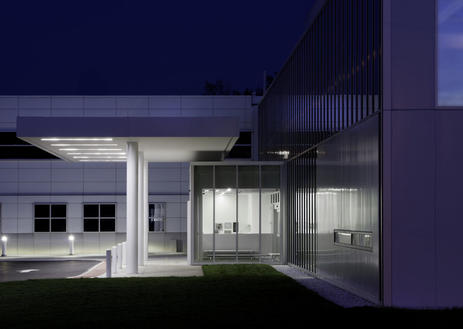 Night exterior of Cleveland Clinic Brunswick Emergency Department