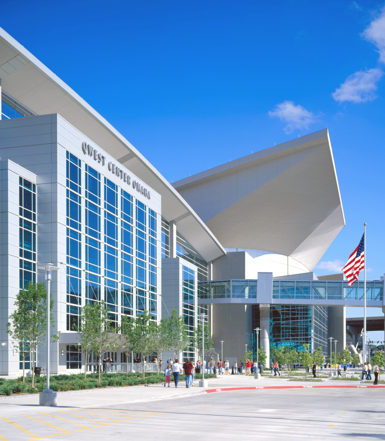 patrons approaching the CHI Center in Omaha